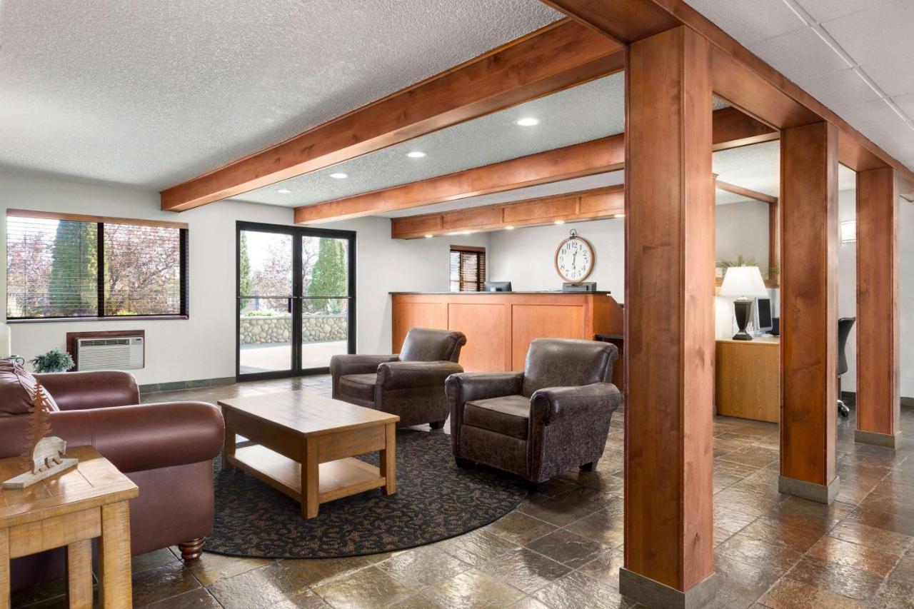 Hotel Baymont By Wyndham Whitefish Extérieur photo
